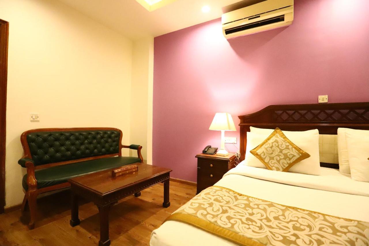 Hotel Ambica Palace Aiims New Delhi - Couple Friendly Local Id Accepted Dış mekan fotoğraf