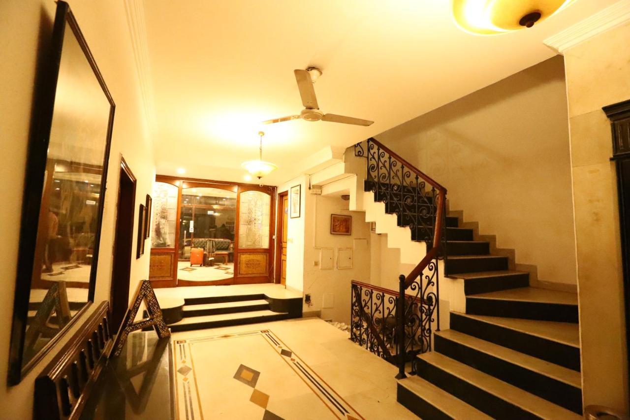 Hotel Ambica Palace Aiims New Delhi - Couple Friendly Local Id Accepted Dış mekan fotoğraf