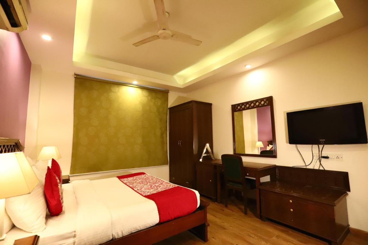 Hotel Ambica Palace Aiims New Delhi - Couple Friendly Local Id Accepted Dış mekan fotoğraf