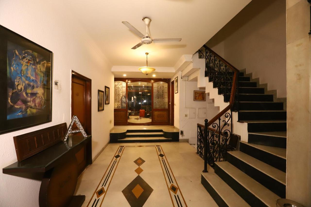 Hotel Ambica Palace Aiims New Delhi - Couple Friendly Local Id Accepted Dış mekan fotoğraf