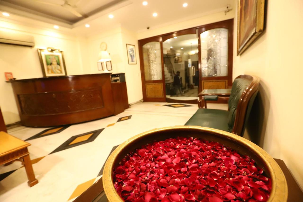 Hotel Ambica Palace Aiims New Delhi - Couple Friendly Local Id Accepted Dış mekan fotoğraf
