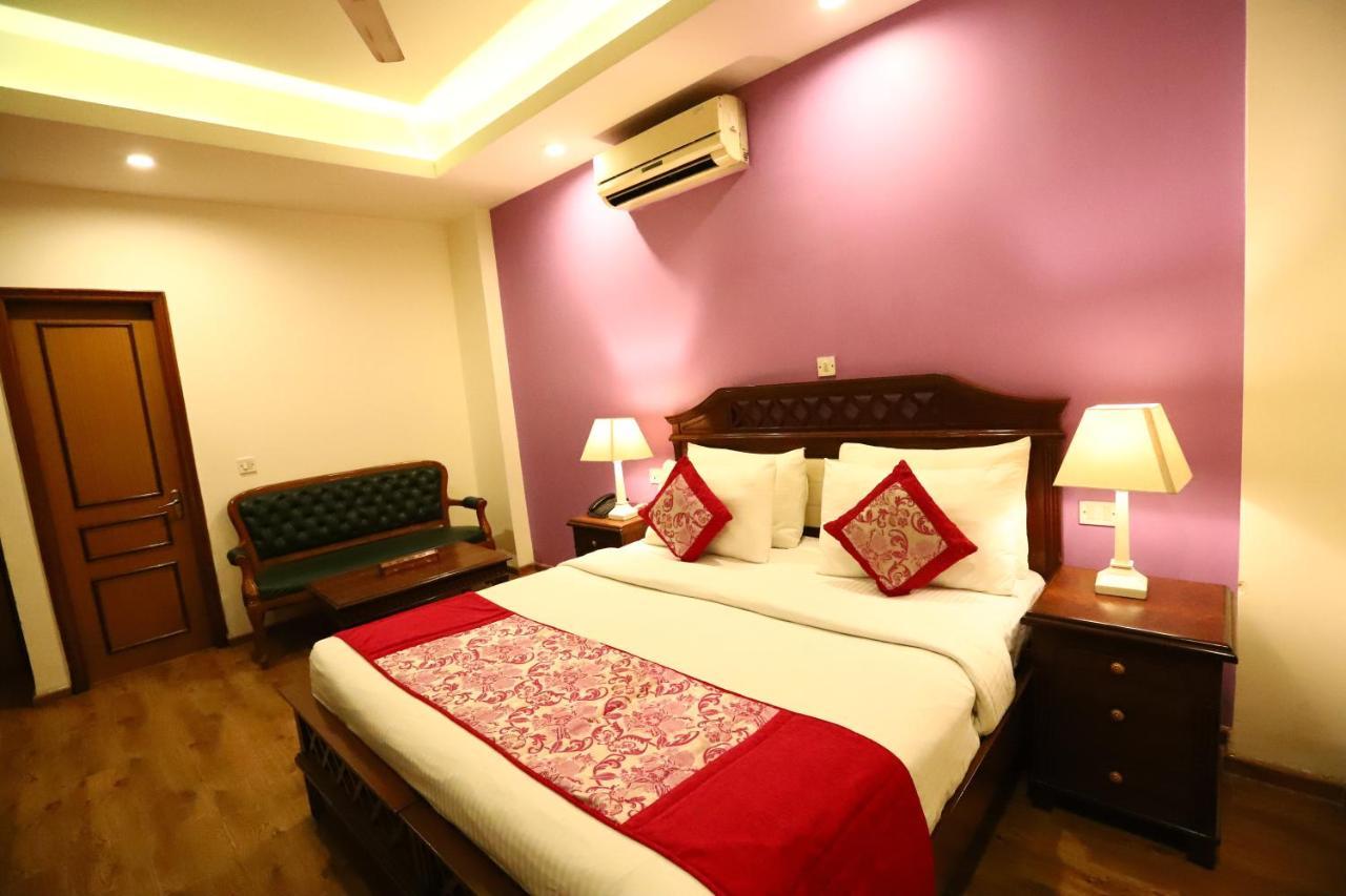 Hotel Ambica Palace Aiims New Delhi - Couple Friendly Local Id Accepted Dış mekan fotoğraf