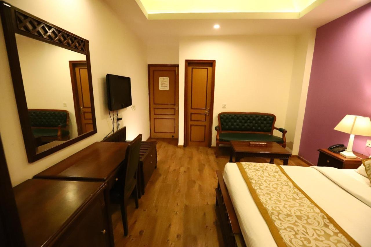 Hotel Ambica Palace Aiims New Delhi - Couple Friendly Local Id Accepted Dış mekan fotoğraf